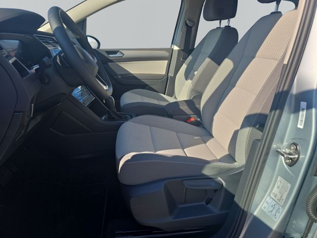 Touran 1.5 TSI DSG 7-SITZER AHK+RFK+ACC+NAVI+PDC