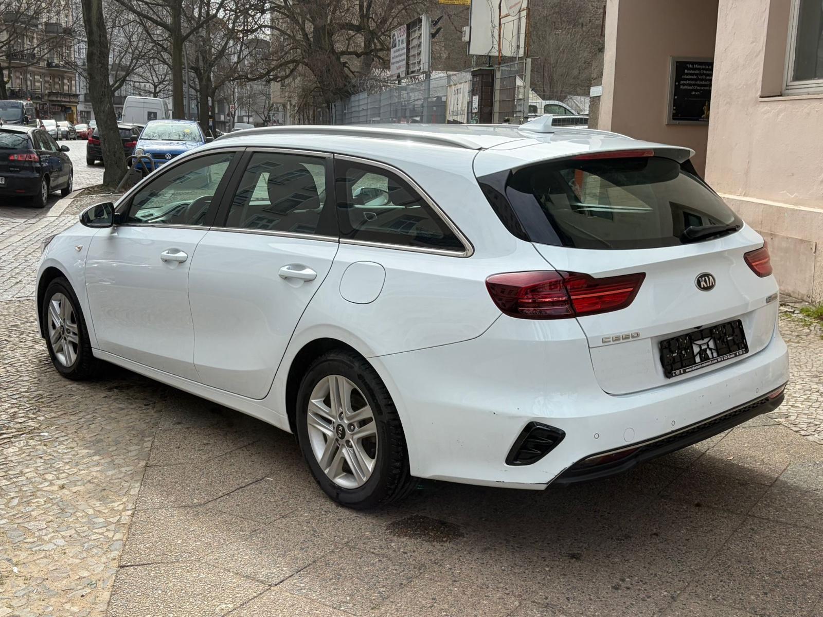 Kia cee'd Sportswagon 1.6 CRDi Hybrid Diesel / E
