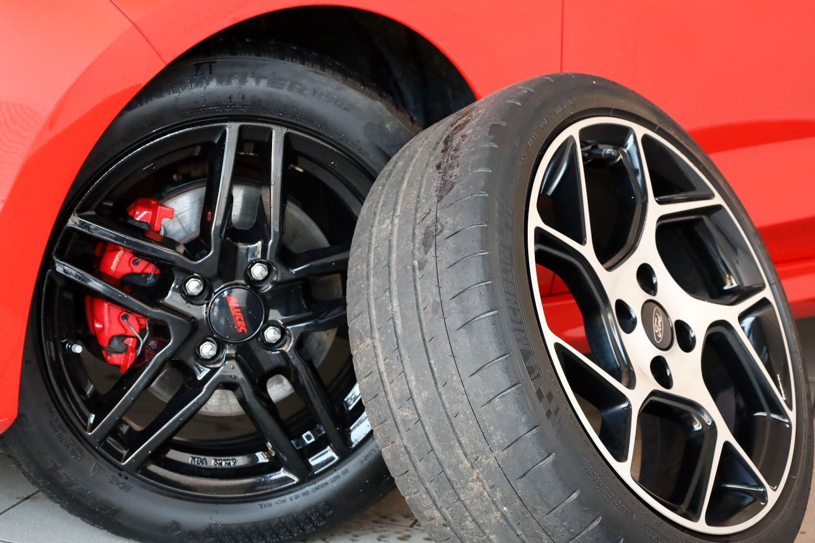 Fahrzeugabbildung Ford Fiesta ST Navi,LED,SH,PDC,Kamera,SR+WR