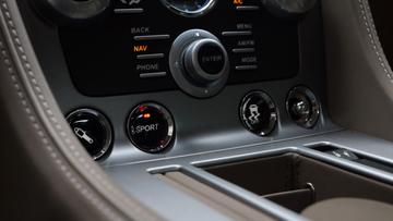 صورة مصغرة 13 لـ 2014 Aston Martin DB9