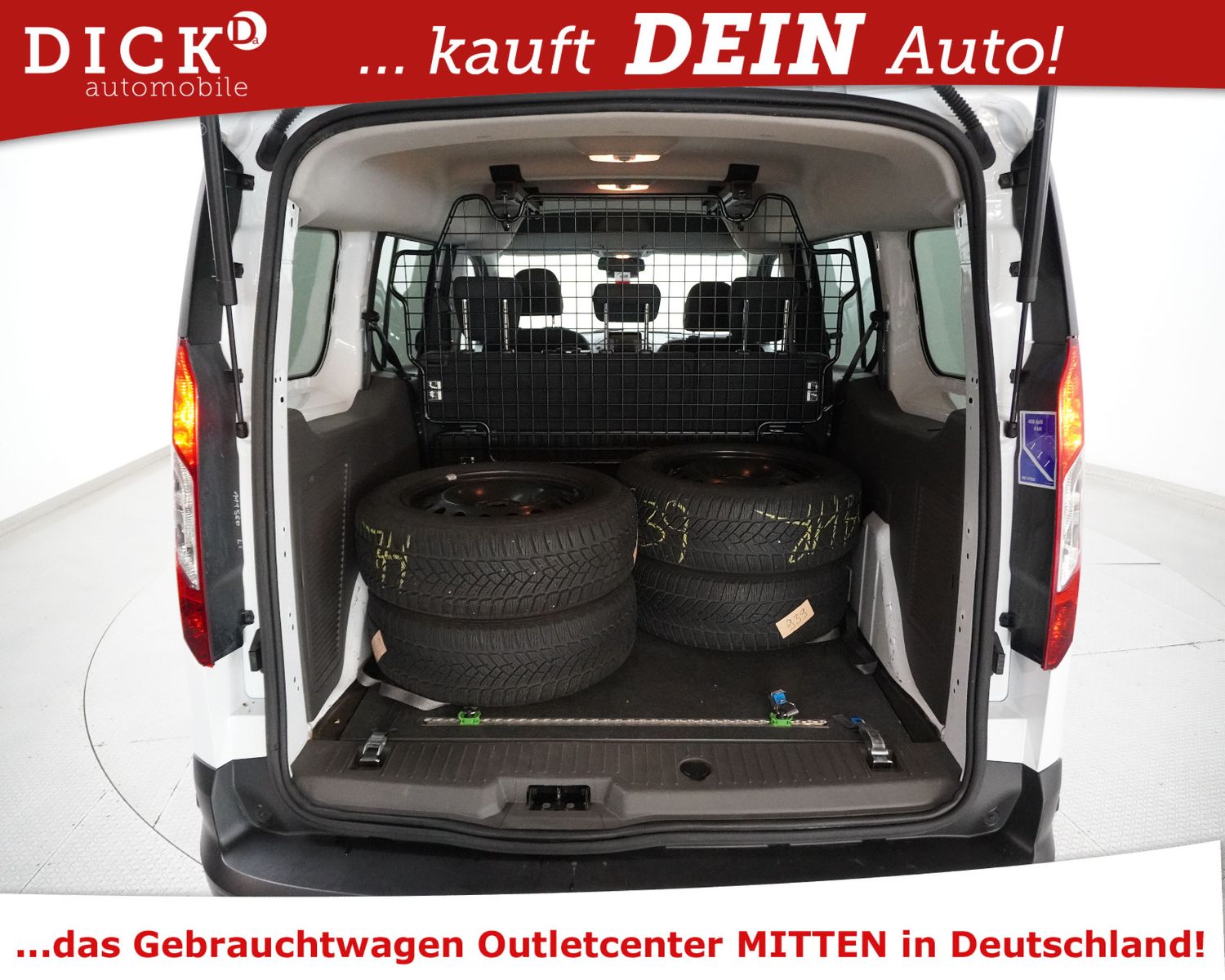 Fahrzeugabbildung Ford Transit Conn Aut Lang 5SI+STNDHZ+SHZ+KAM+AHK+ACC