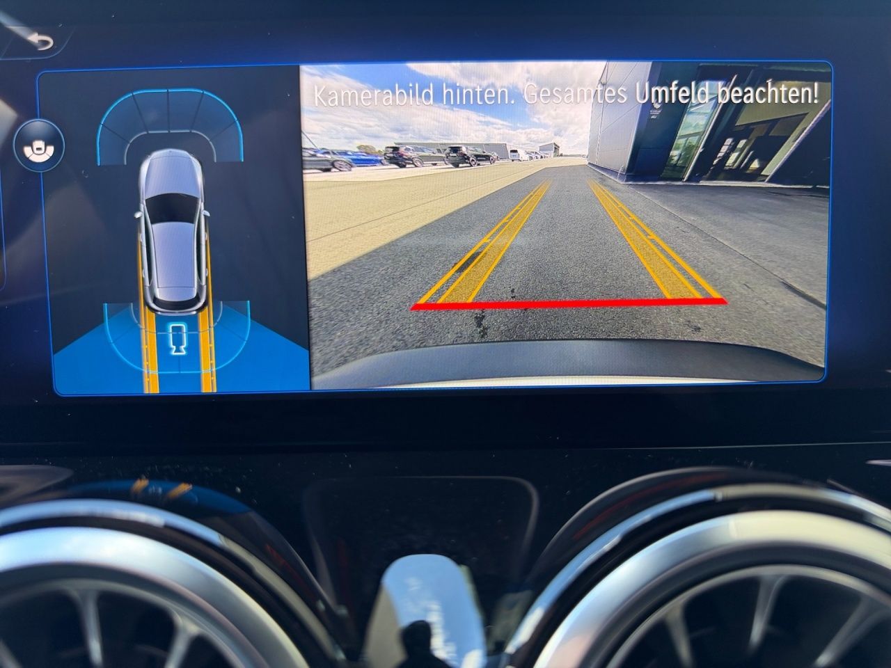 Fahrzeugabbildung Mercedes-Benz EQB 250+ BONUS+DISTRONIC+LENKRADHEIZ+AMBIENTE+