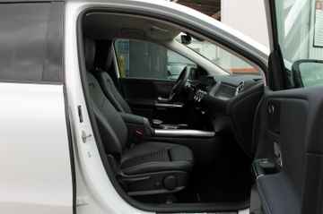 Fahrzeugabbildung Mercedes-Benz B 180 G-Tronic Temp LED NAVI Sound PDC Kamera