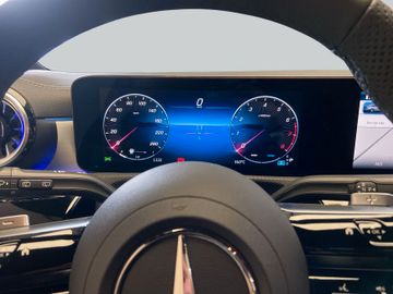 Mercedes CLA 180 Shooting Brake - 12