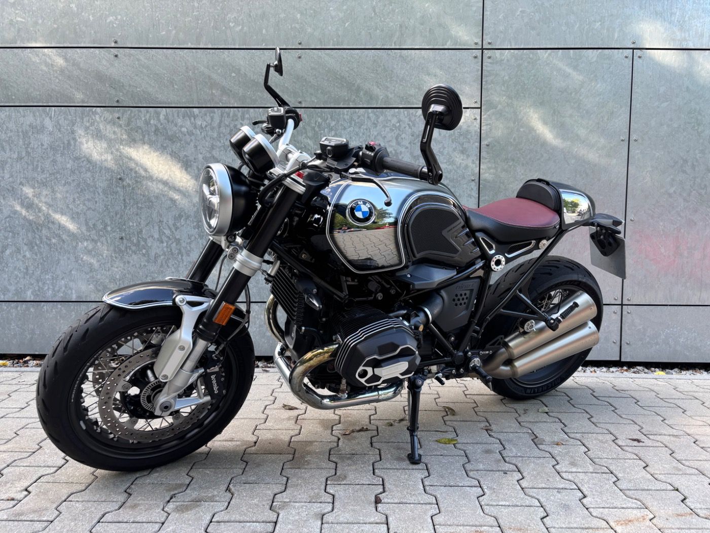 Fahrzeugabbildung BMW R nine T 100 Jahre Edition Oil Inclusive