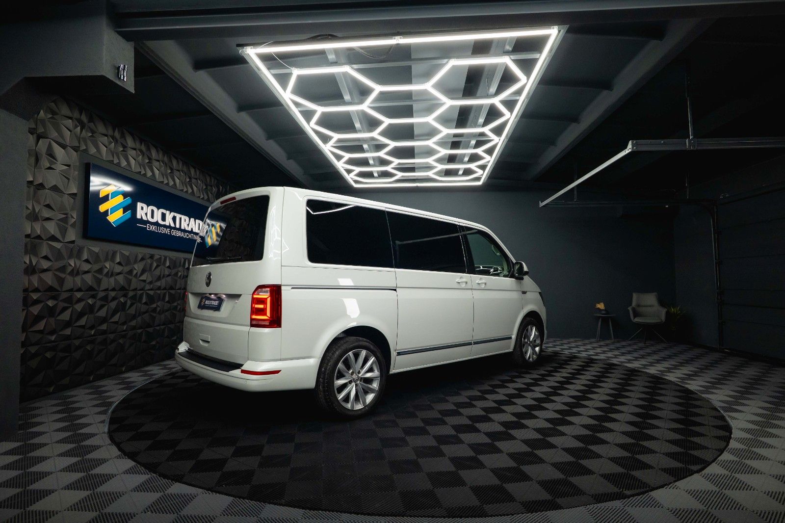 Fahrzeugabbildung Volkswagen T6 Multivan Generation Six *LED*Memory*ACC*