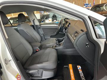 MYAUTOCENTER – Gebraucht- und Jahreswagen mit Werkstattservice in Pfaffenhofen Volkswagen Golf VII *TÜV0228*STHZ*KLIMA*NAV*PDC*BLTH*CD*