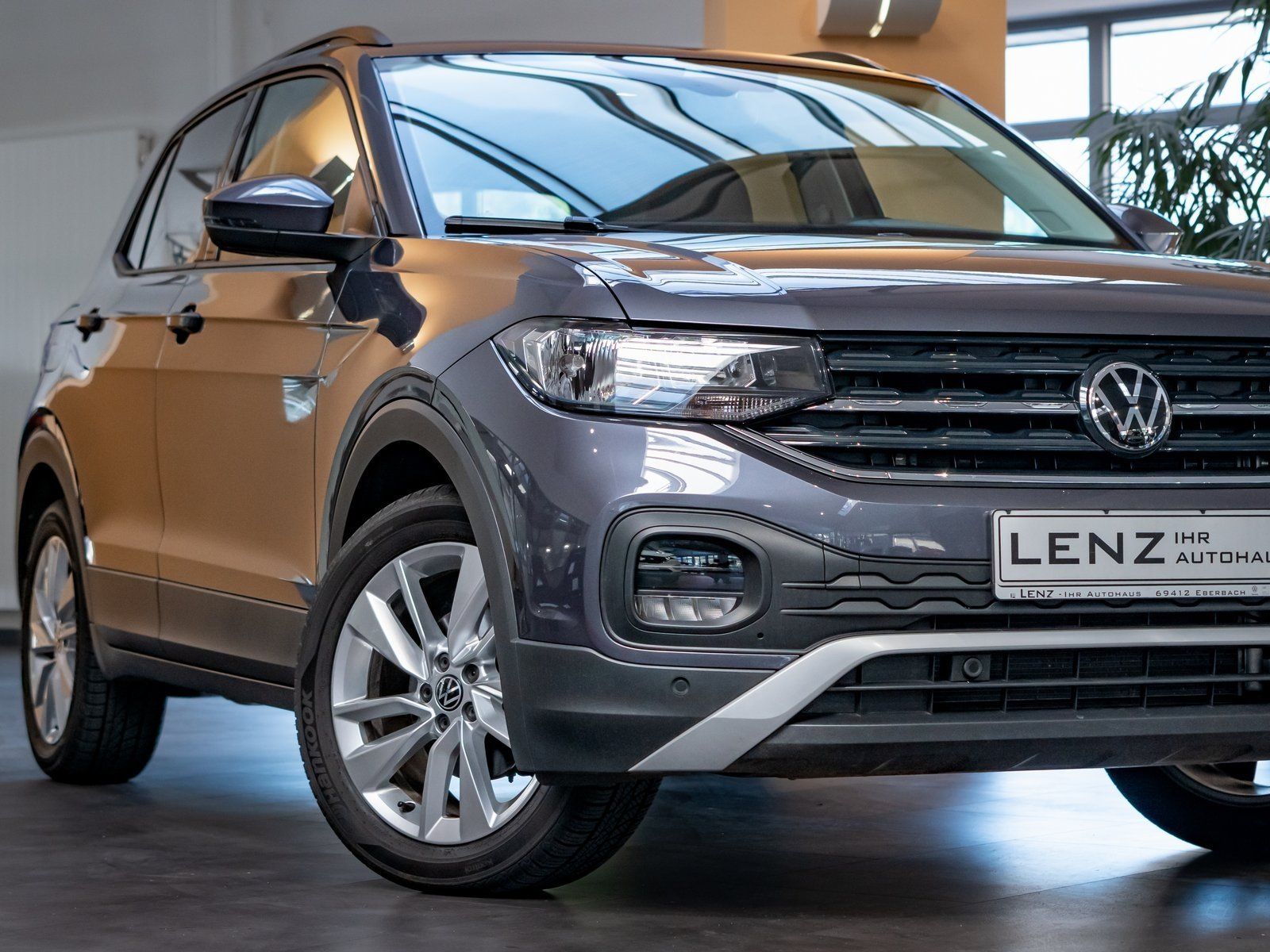 Fahrzeugabbildung Volkswagen T-Cross Life TSI *Cam*Navi*Sitzhzg*Einparkh*ACC*