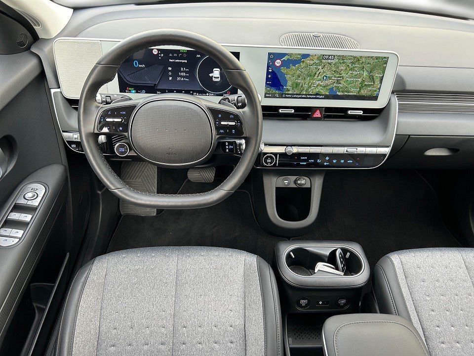 Fahrzeugabbildung Hyundai IONIQ 5 77kWh TECHNIQ ASSIST-P 20ALU 476KM-RANGE