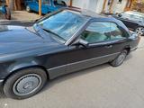 Mercedes-Benz CE 230 - schwarze Mercedes-Benz CE-Klasse