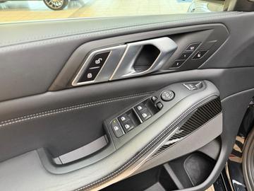 2021 BMW X5 M — миниатюра 24