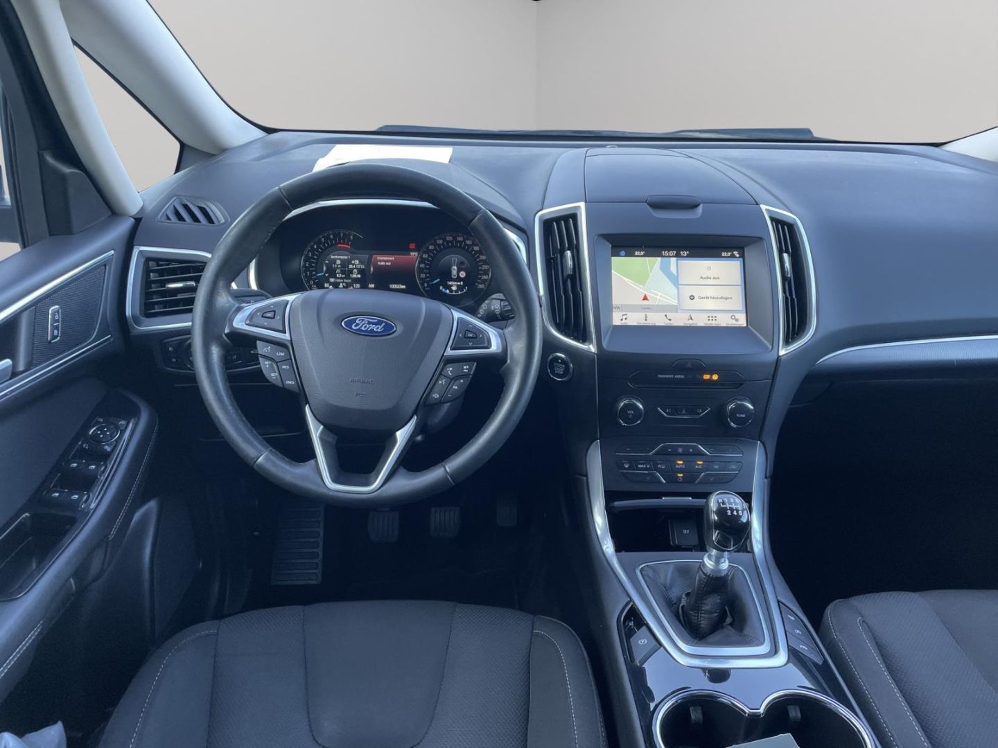 Fahrzeugabbildung Ford S-Max Titanium Navi El. Heckklappe Apple CarPlay