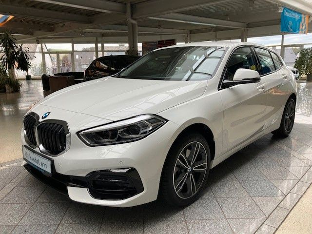 BMW 118i Sport Line, Navi,LED, Wie NEU!!