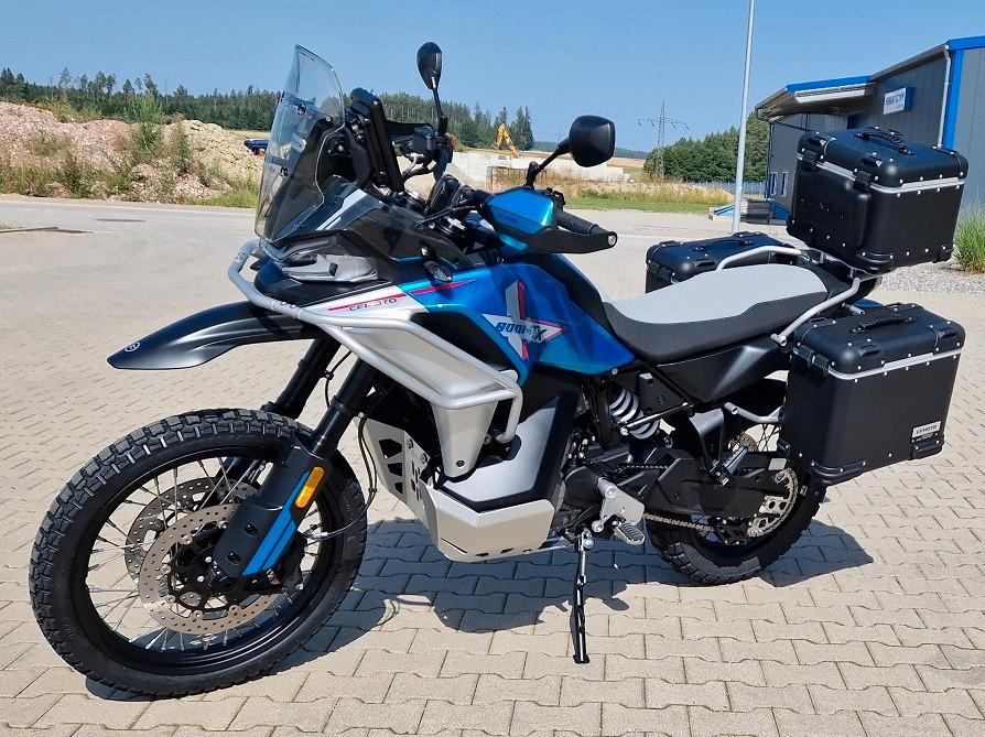 CFMOTO 800MT-X,**Aktion**