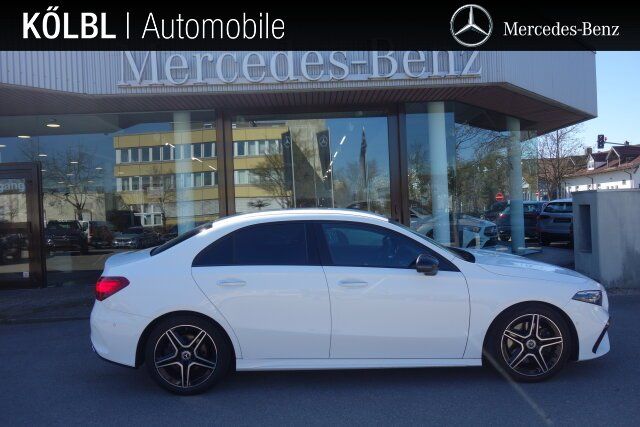 Mercedes-Benz A 220 d AMG MULTIB NIGHT MEMORY KAMERA KEYL TOT