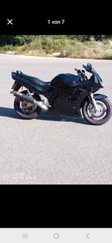 Suzuki RF 900 R - SUZUKI 900 R