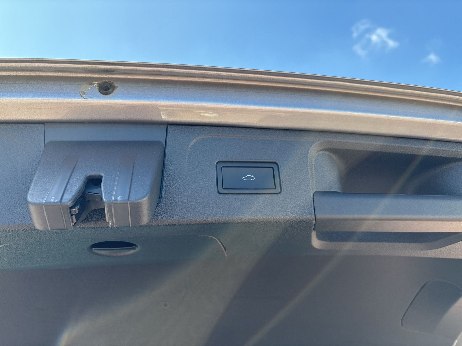 Fahrzeugabbildung Volkswagen Passat Variant Business 1.5 TSI DSG RFK App-Conn