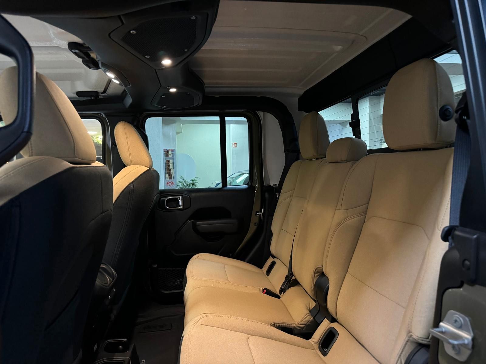 Fahrzeugabbildung Jeep GLADIATOR WILLYS '41 ED. 3.6L-V6 HARDTOP-SOFTTOP