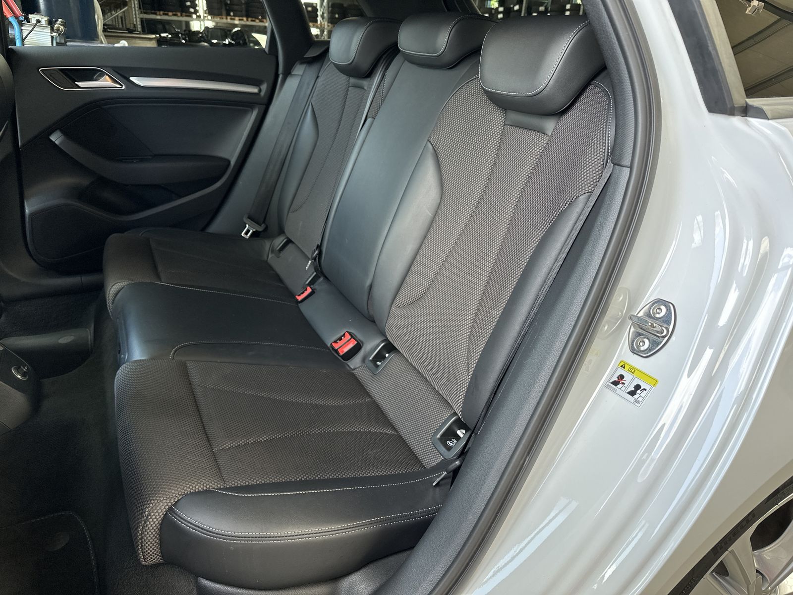 Fahrzeugabbildung Audi A3 SpB 35 TDI S-Line NAV+XENON+PANO+VCOCK+TEMP