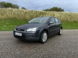 Ford Focus 1.6 Trend - 8-fach bereift - Ford Focus aus 2007: Trend
