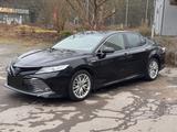 Toyota Camry 2,5-l-VVT-i Hybrid Business Edition Auto - schwarze Toyota Camry