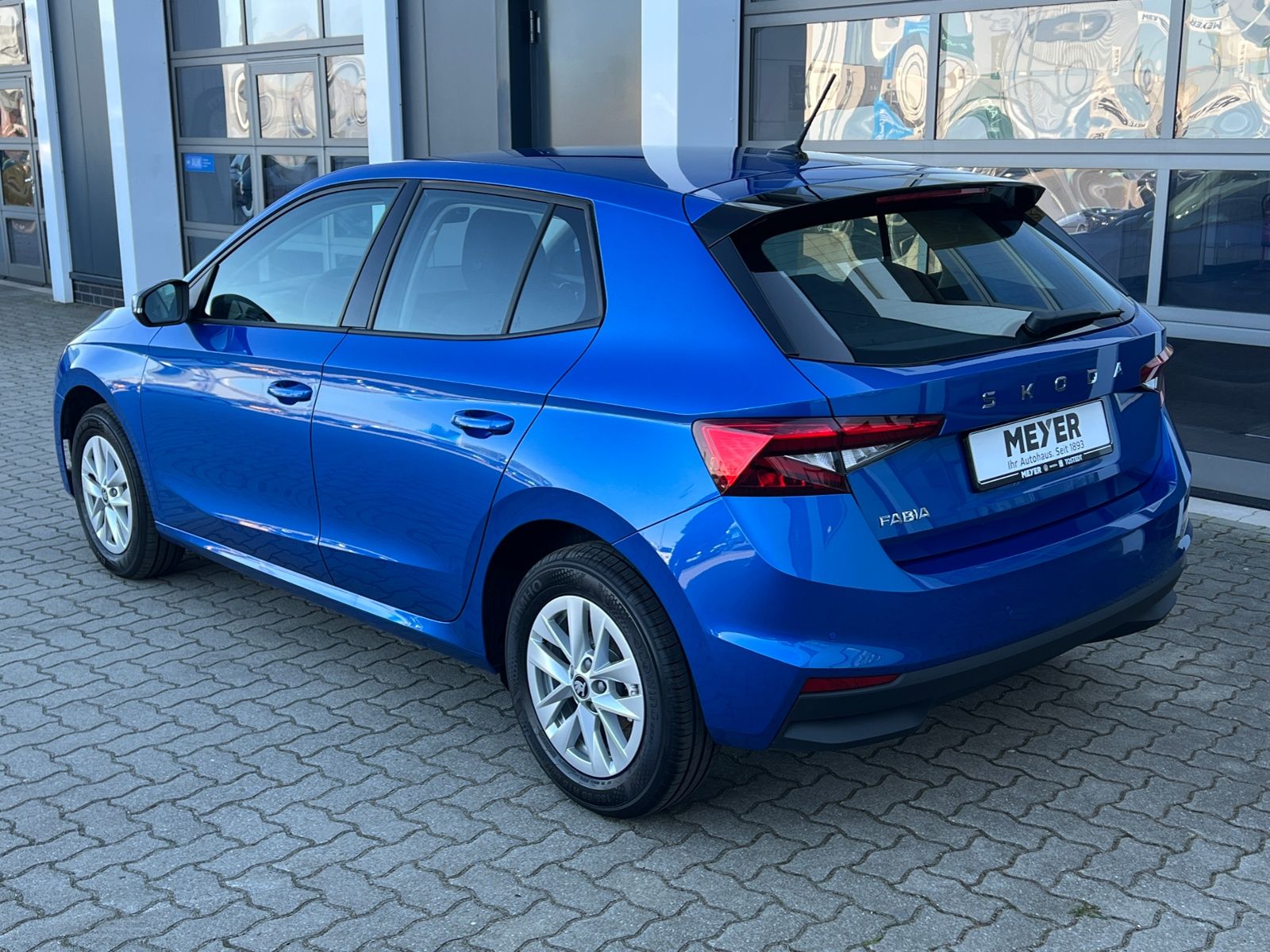 Fahrzeugabbildung SKODA Fabia Selection 1.0 TSI DSG *LED, KESSY, Rückfah