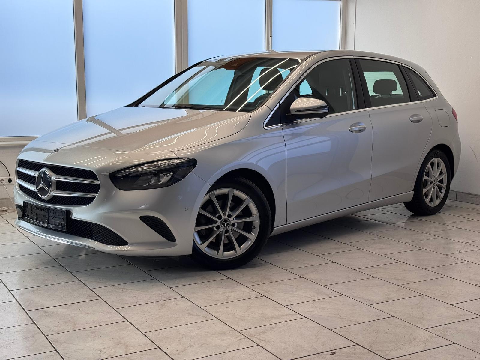 Mercedes-Benz B 180 Progressive - PDC/CarPlay/Teilleder/LED
