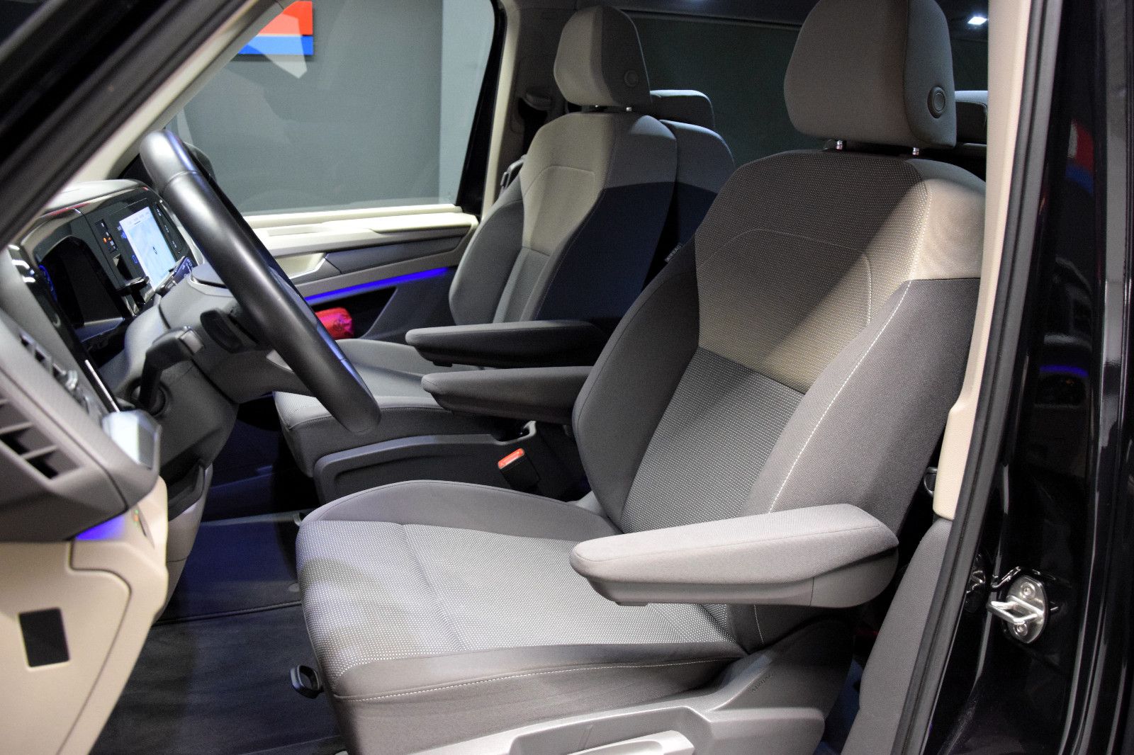 Fahrzeugabbildung Volkswagen T7 Multivan ACC AHK Sitzh.Standh. Kamera