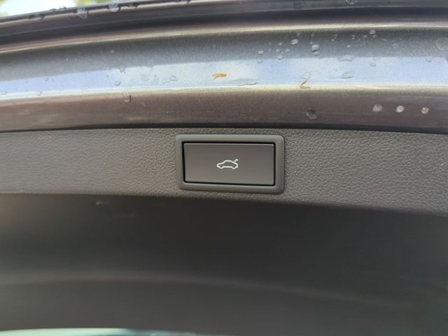 Fahrzeugabbildung SKODA Octavia Combi 2.0 TDI DSG Sportline MATRIX NAVI