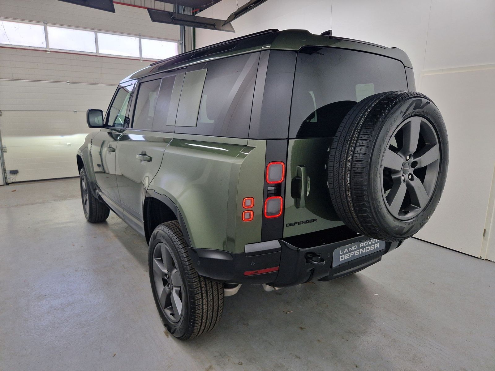 LAND ROVER Defender 110 3.0 Diesel D250 X-Dynamic SE 110 X- – Bild 5