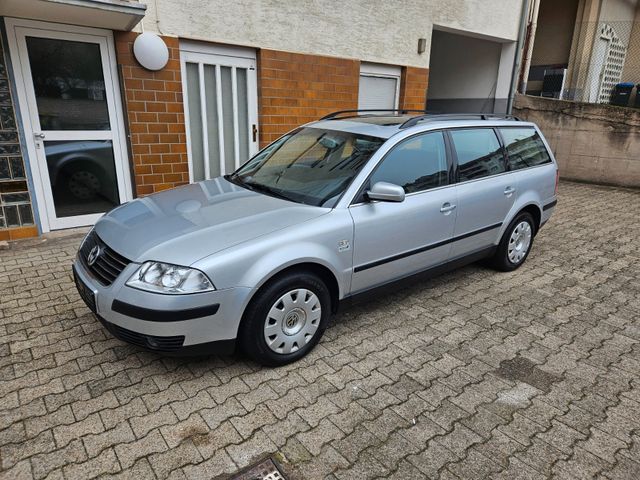 Volkswagen Passat Variant 1.8T / TÜV NEU