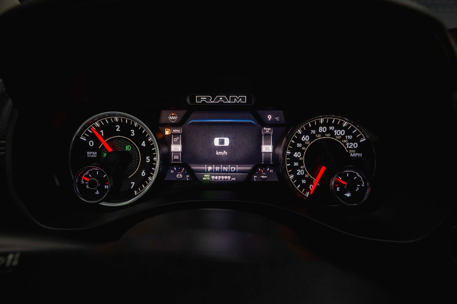 Fahrzeugabbildung Dodge RAM 5.7 V8 HEMI 4x4 LARAMIE Offroad Night LED