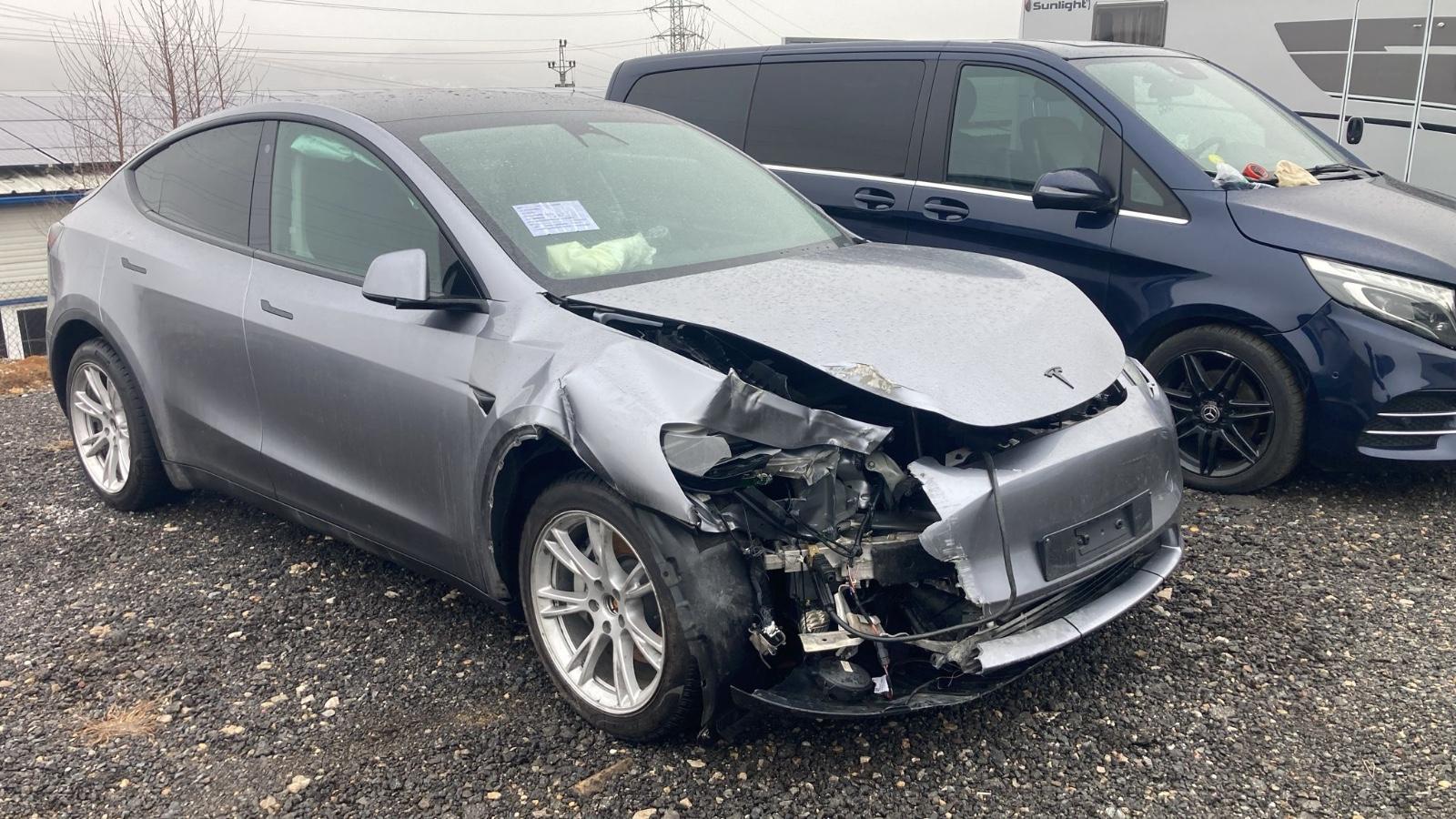 Tesla Model Y Long Range Dual AWD