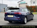 Volkswagen Golf VIII Life 2.0 TDI*ACC*DSG*LED*NAVI*STHZ*SHZ - : Blau, Fernlichtassistent