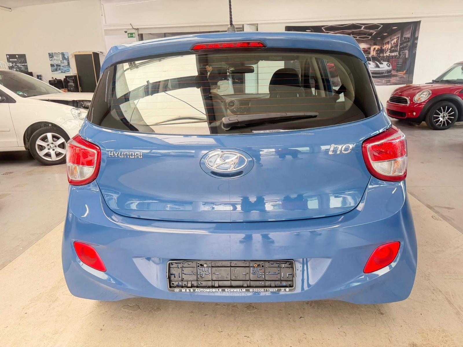 Hyundai i10 1.0 FIFA World Cup Edition
