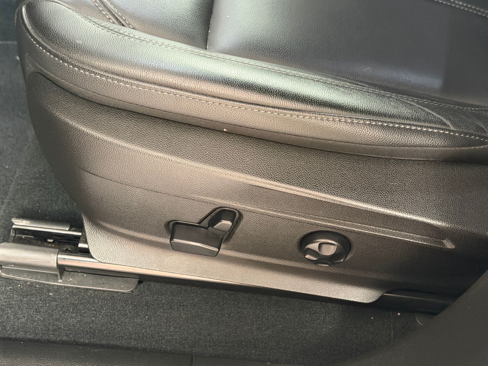 Fahrzeugabbildung Alfa Romeo Stelvio Ti Q4/MEMORY/NAVI/KAMERA/ACC/KLIMA