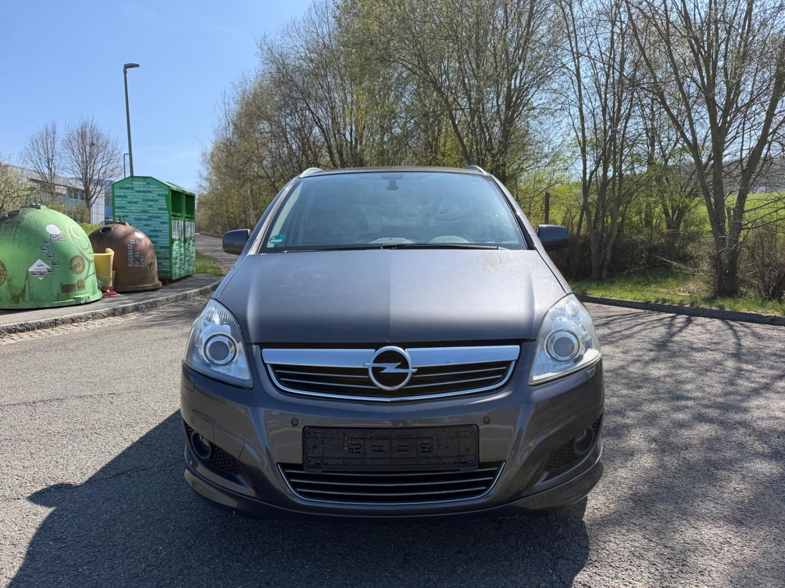 Opel Zafira B Family Plus