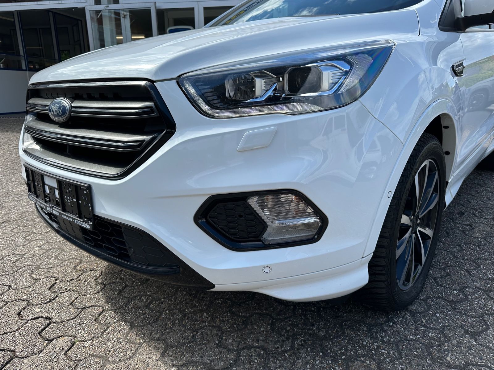 Fahrzeugabbildung Ford Kuga 2.0 TDCi ST-Line 4x4 AHK/BiXenon/Pano/Sound