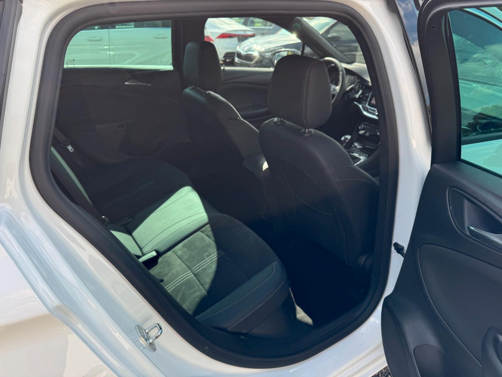 Opel Astra K SportsTourer Elegance Alcantara Led Navi