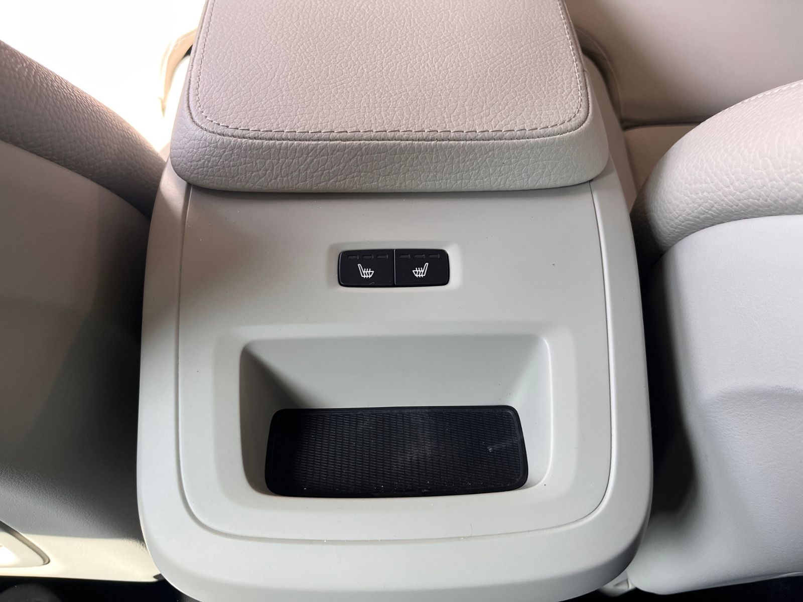 Fahrzeugabbildung Volvo V90 Kombi Inscription LED NAVI LEDER AHK