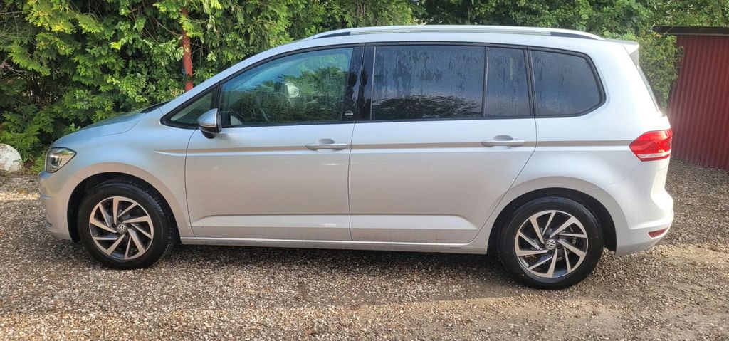 Image of Volkswagen Touran