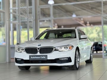 Fahrzeugabbildung BMW 530d Tour Sport Line HI-FI Pano M Sportfahrwerk