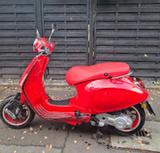 Vespa Primavera red 50 - VESPA 50 R