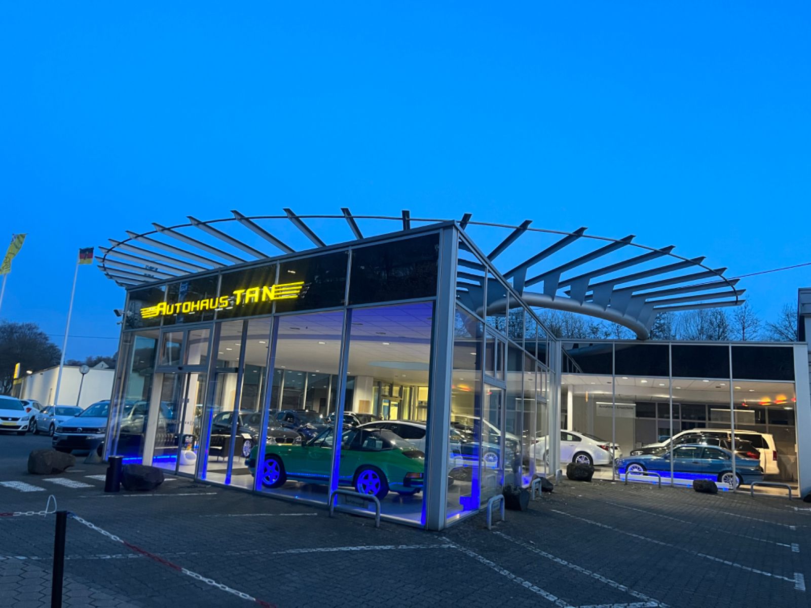 Fahrzeugabbildung Volkswagen Tiguan Highline DSG 4Motion R line
