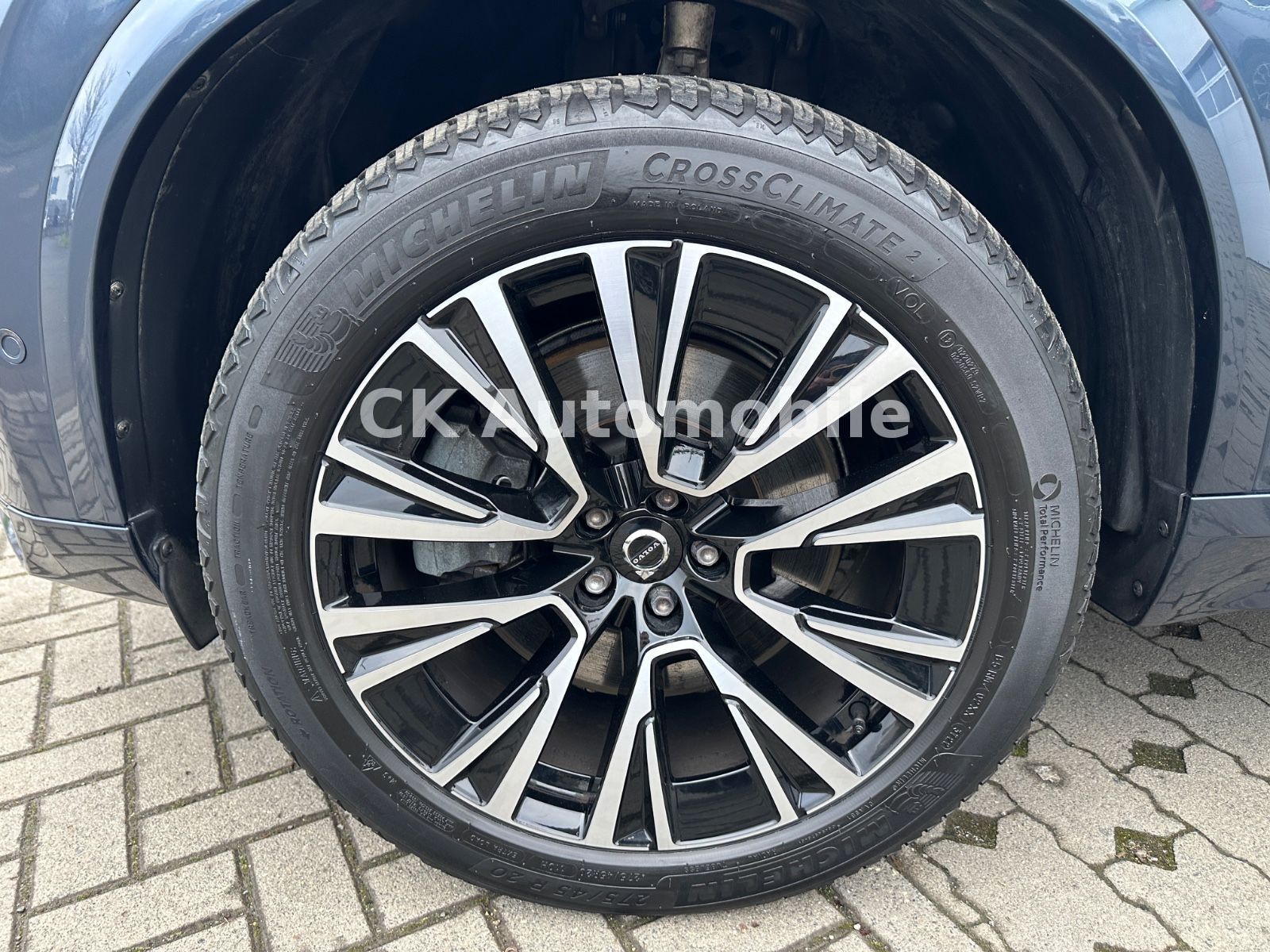 Fahrzeugabbildung Volvo XC90 T8 Ultimate Dark AWD/7 Sitze/Head-Up/LED