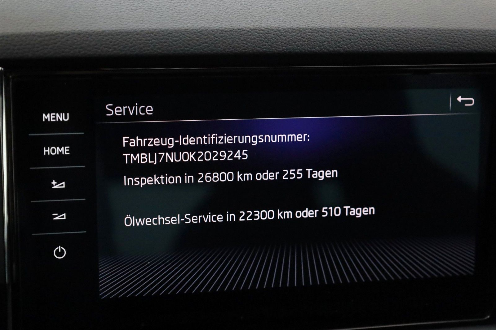 Fahrzeugabbildung SKODA Karoq Sportline 4x4 Navi,LED,Panorama,Apple CarP