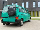 Volkswagen T4 Caravelle 2,5-l-Diesel TDI 75kW syncro la... - Volkswagen T4 Caravelle: Grün