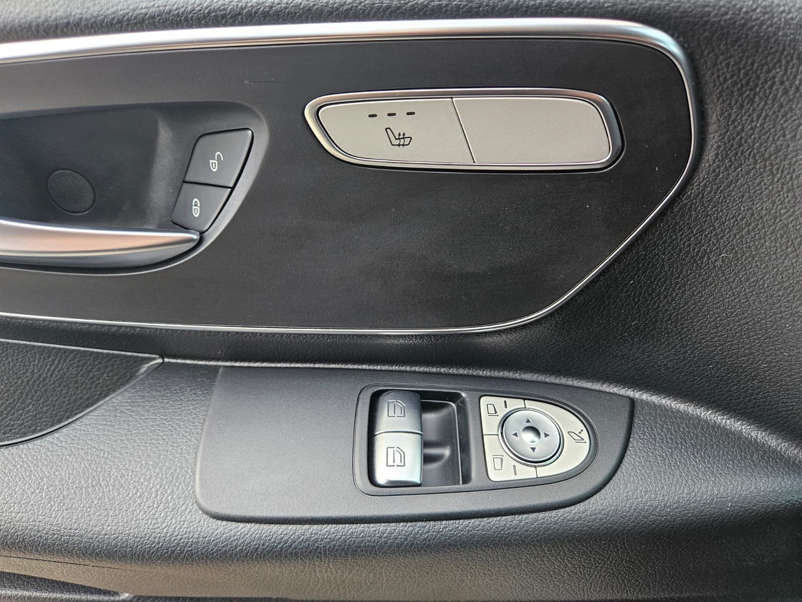 Fahrzeugabbildung Mercedes-Benz Vito 119 Tourer lang SELECT Sport LED*LEDER*AHK