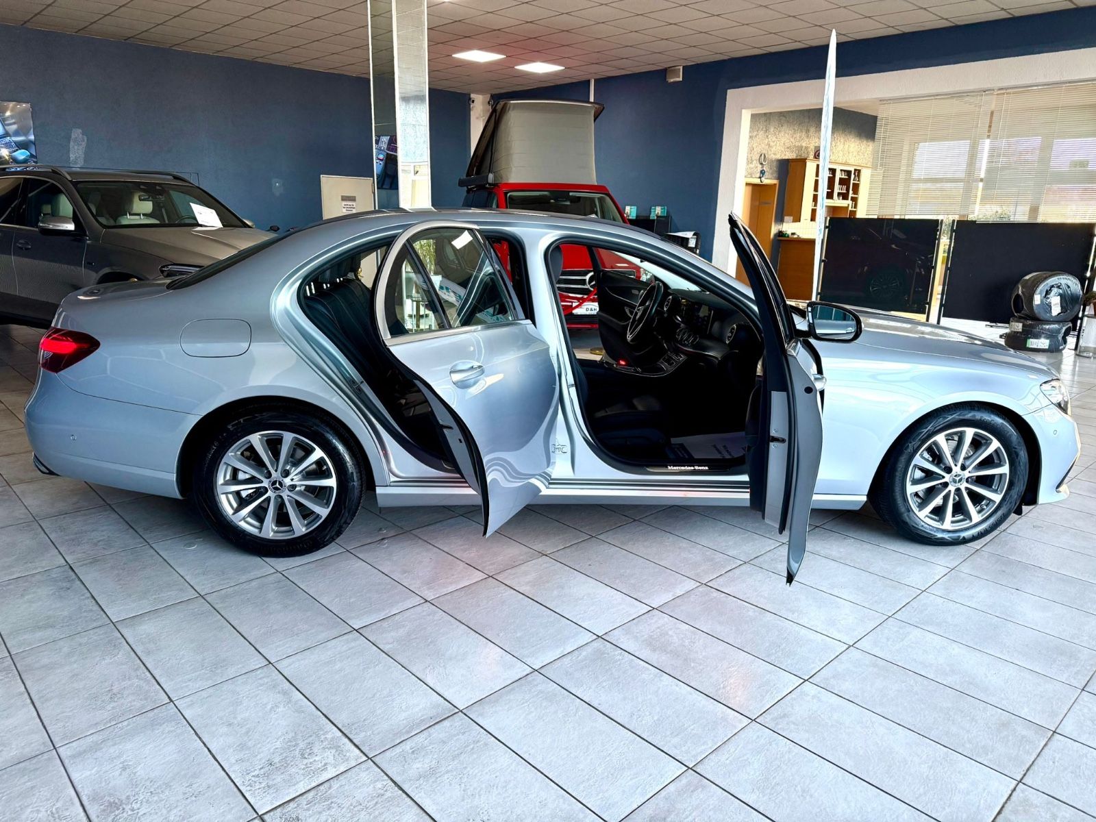 Mercedes-Benz E 200 E Limousine E 200 d foto 14