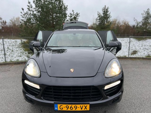 Porsche Cayenne Turbo 500 PS